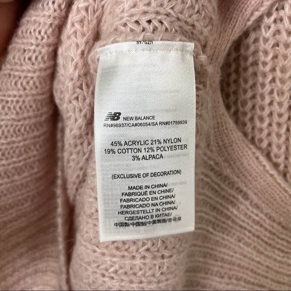 New Balance Cozy Pullover Sweater Knit Pink Turtleneck Size Medium WT73451 - Picture 13 of 14